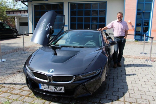 Franz Oberschneider (Wr. Städtische Versicherung) war von der Leistung des I8 und der ausgestellten Brother-Geräte beeindruckt.